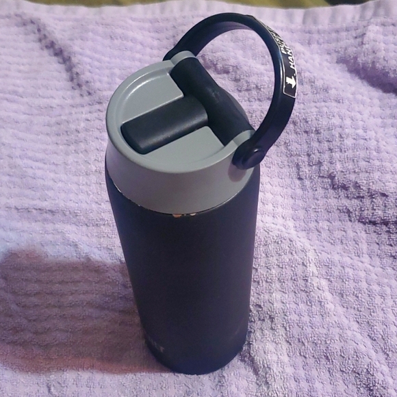 Water bottle - Picture 1 of 5